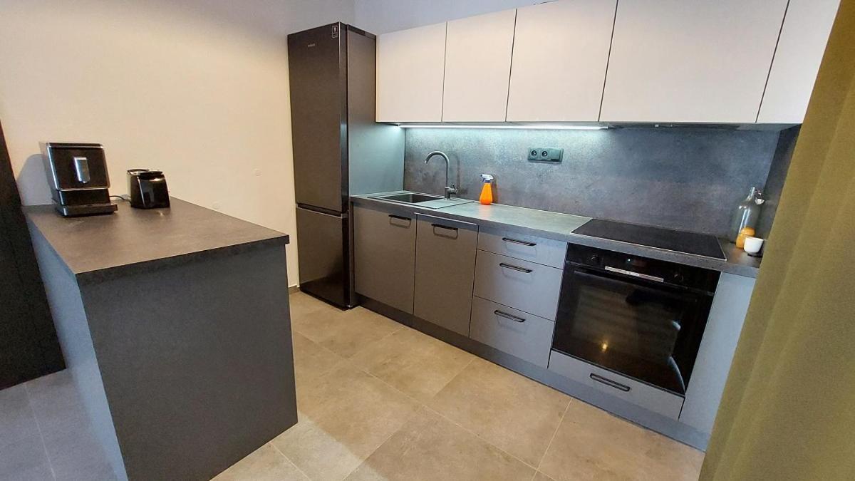 Apartmany Jura โนวาเปซ ภายนอก รูปภาพ