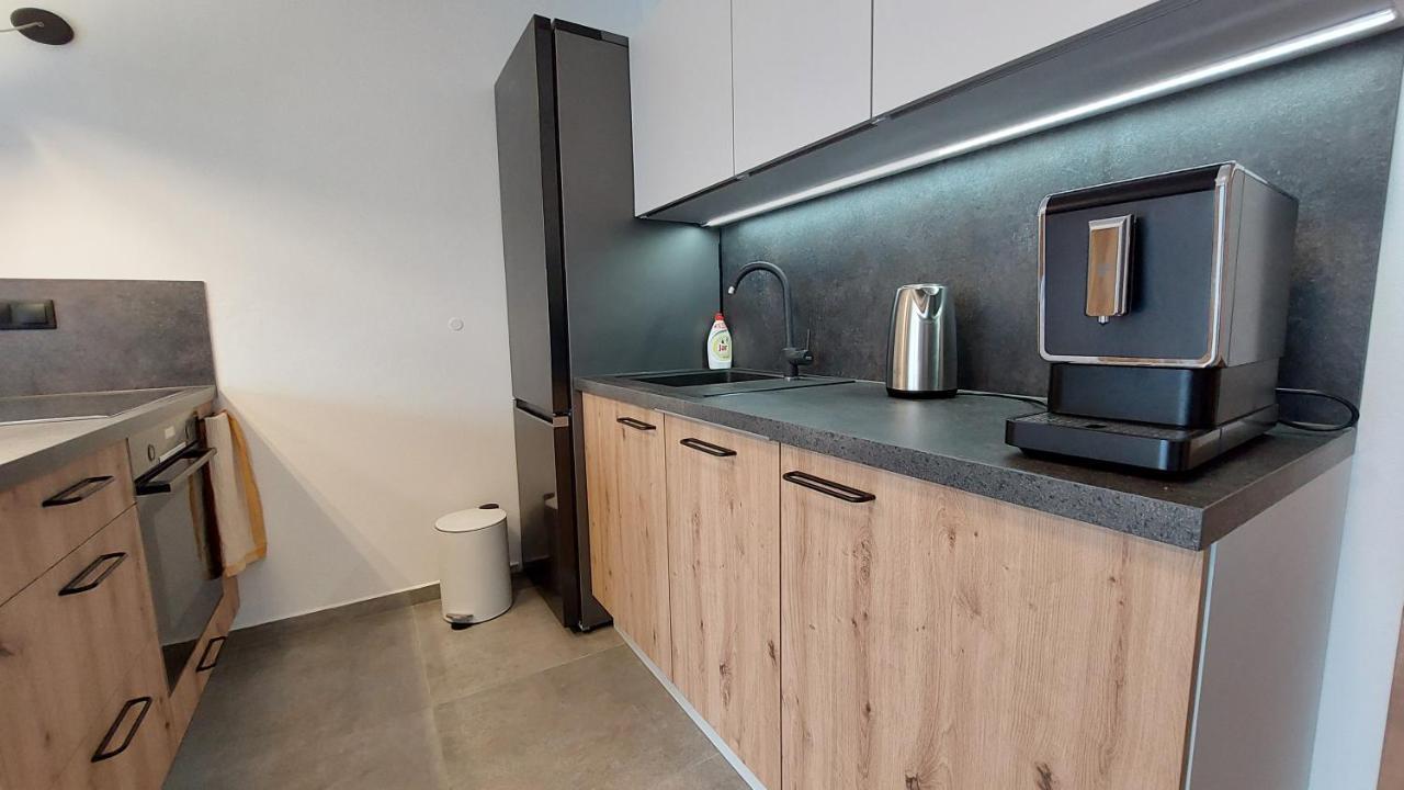 Apartmany Jura โนวาเปซ ภายนอก รูปภาพ