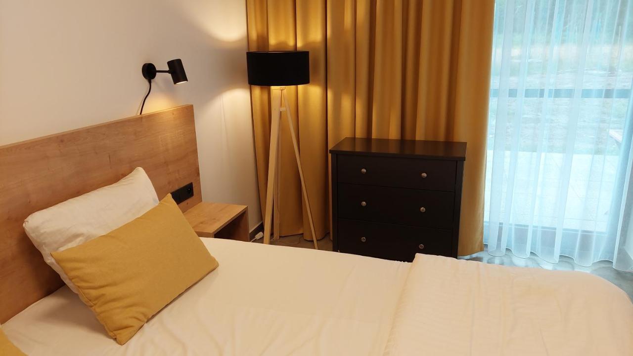 Apartmany Jura โนวาเปซ ภายนอก รูปภาพ