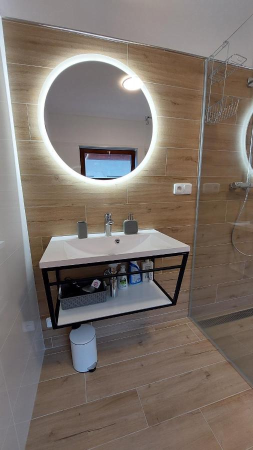 Apartmany Jura โนวาเปซ ภายนอก รูปภาพ